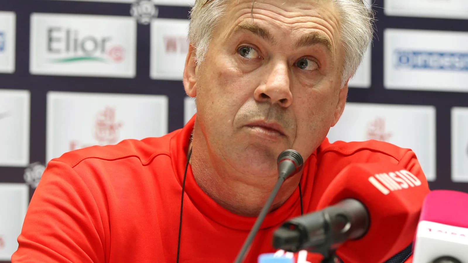 Carlo Ancelotti em entrevista coletiva (foto de arquivo)
