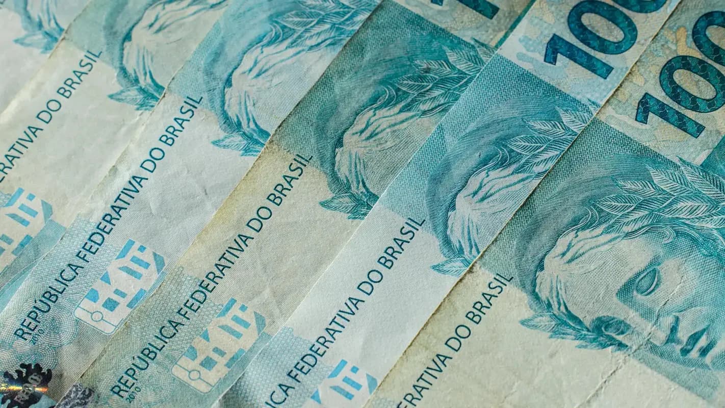 Cédulas de R$ 100, imagem de contexto do mercado financeiro