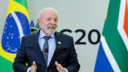 Lula fala em coletiva de imprensa