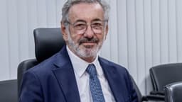 Ministro Márcio Elias Rosa, do Desenvolvimento, Indústria e Comércio, em foto de arquivo de abril de 2026