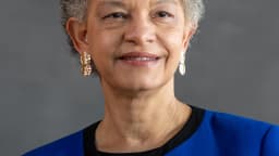 Susan M. Collins, presidente do Federal Reserve Bank de Boston, em retrato oficial