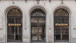 Fachada da Bolsa de Valores de São Paulo (B3), símbolo do mercado financeiro