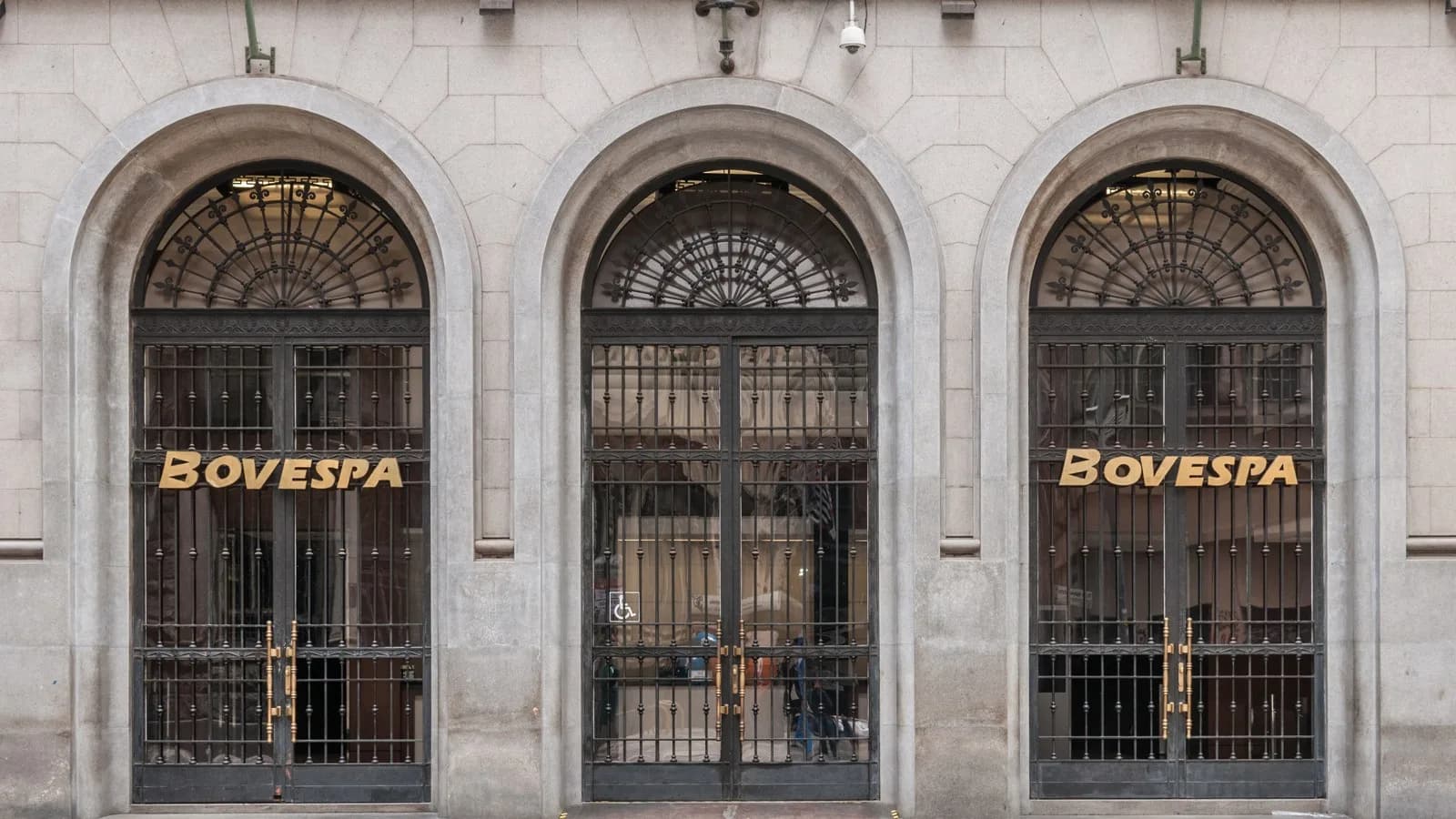 Fachada da Bolsa de Valores de São Paulo (B3), símbolo do mercado financeiro