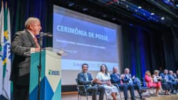 Aloizio Mercadante discursa em cerimônia de posse na presidência do BNDES, foto de arquivo