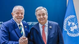 Lula posa ao lado de António Guterres em foto de arquivo na ONU