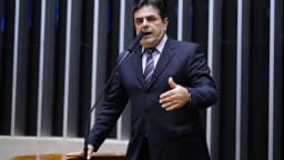 Domingos Sávio discursa na tribuna da Câmara dos Deputados