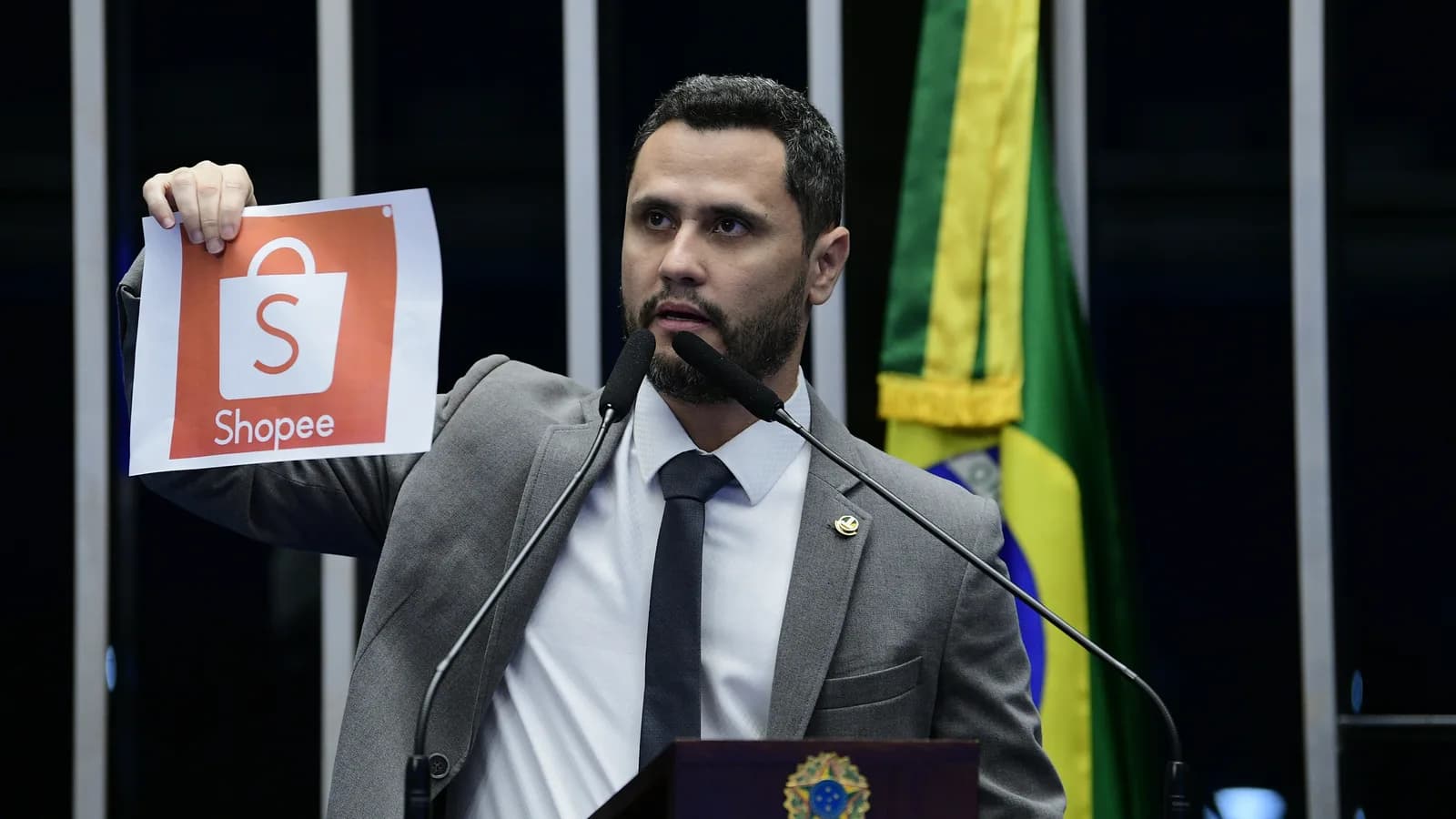 O senador Cleitinho Azevedo discursa no plenário do Senado