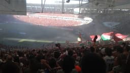 Torcida do Fluminense com bandeiras no Maracanã, foto de arquivo