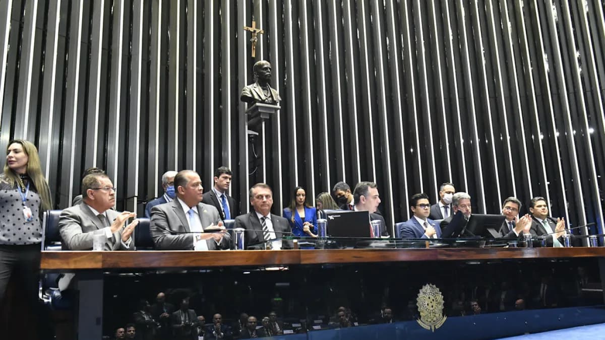 Plenário do Senado Federal durante sessão de votação de emenda constitucional