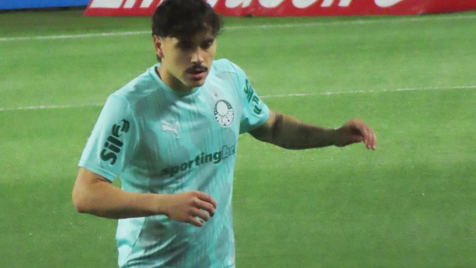 Maurício, do Palmeiras, em campo durante partida