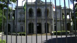 Portão do Palácio da Liberdade, sede histórica do governo de Minas Gerais, em Belo Horizonte