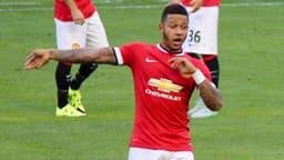 O atacante holandês Memphis Depay em campo (foto de arquivo, Manchester United, 2015)