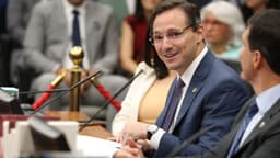Conselheiro Ulisses Rabaneda sorri durante sessão plenária do Conselho Nacional de Justiça, em Brasília (imagem de arquivo)