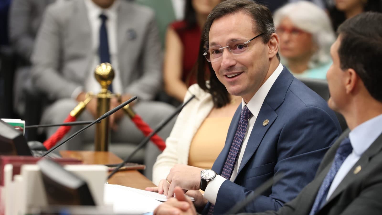 Conselheiro Ulisses Rabaneda sorri durante sessão plenária do Conselho Nacional de Justiça, em Brasília (imagem de arquivo)