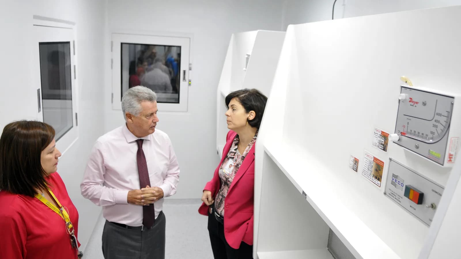 Autoridades de saúde visitam central de quimioterapia em hospital público (foto de arquivo)