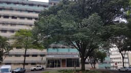 Fachada de faculdade de medicina no Brasil