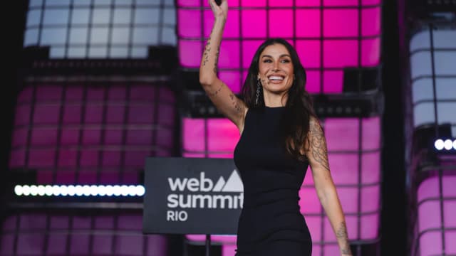 Bianca Andrade sorri durante evento Web Summit Rio (foto de arquivo)