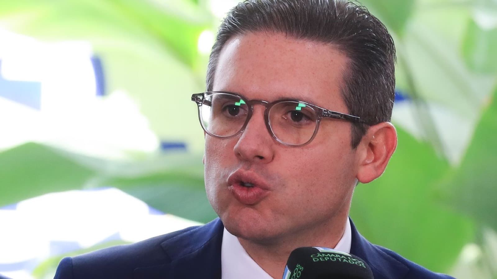 O presidente da Câmara dos Deputados, Hugo Motta, fala durante entrevista coletiva