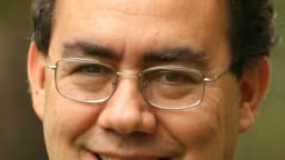 Augusto Cury, candidato à Presidência pelo Avante, sorrindo em retrato