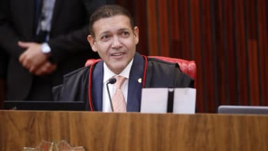 Ministro do TSE durante sessão plenária no plenário do tribunal (foto de arquivo)