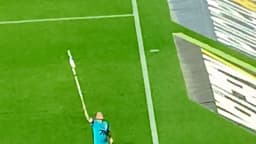 Neymar volta a jogar pelo Santos após mais de dois meses e enfrenta a lanterna Chapecoense na Vila Belmiro