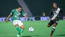 Jogador do Guarani em ação durante clássico contra a Ponte Preta (foto de arquivo)