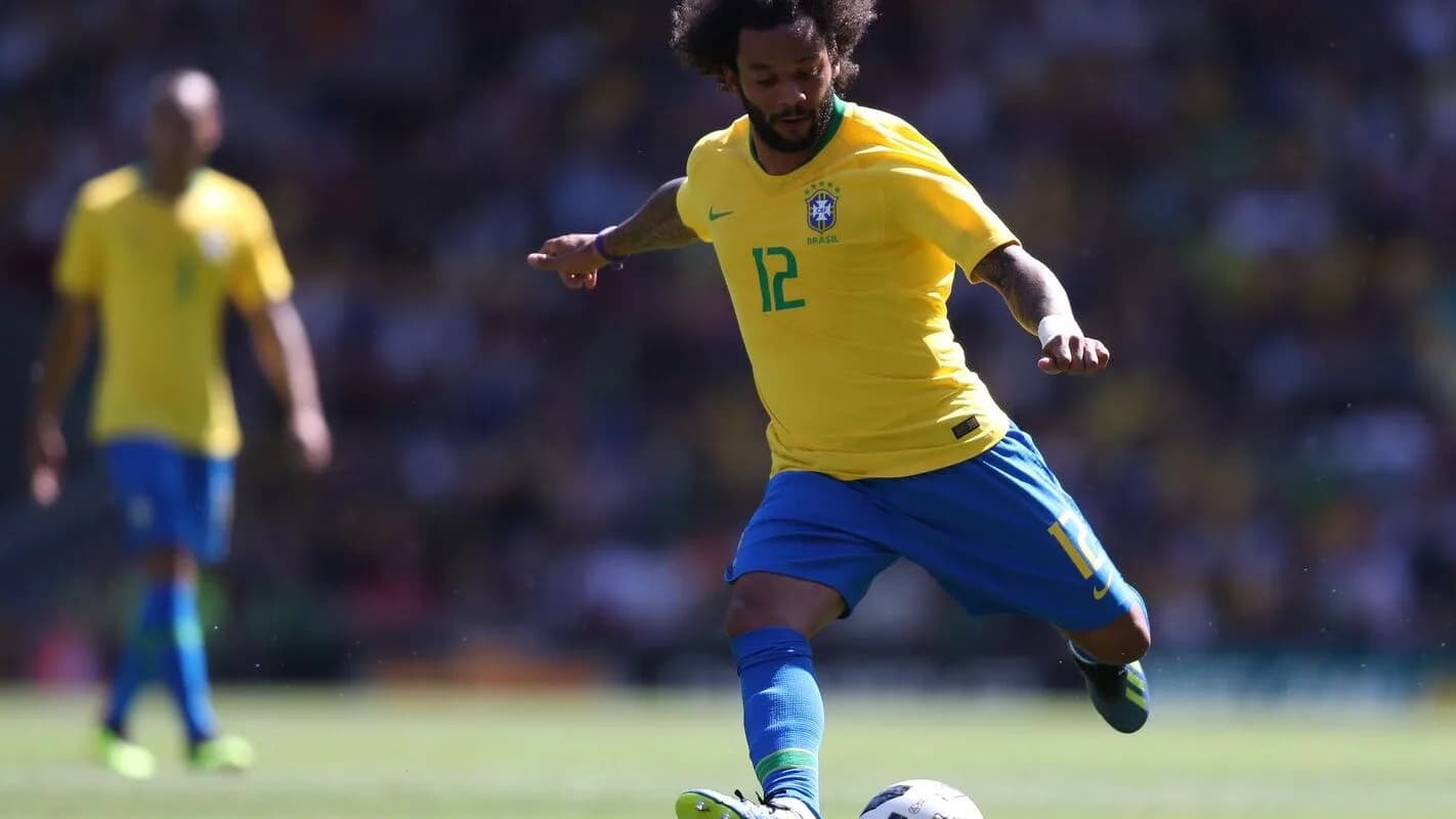 Marcelo, ex-lateral do Real Madrid e do Fluminense, em jogo pela seleção brasileira