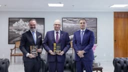 O ministro André Mendonça, do STF, em reunião de trabalho