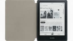 Kindle Paperwhite aberto mostrando a tela inicial da loja de livros