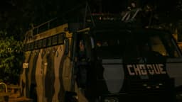 Policiais do Batalhão de Choque da PM-SP em viatura durante operação contra o crime organizado (foto de arquivo)