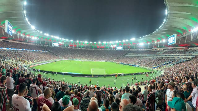 Torcida do Fluminense lotando o Maracanã durante partida da Libertadores (foto de arquivo)