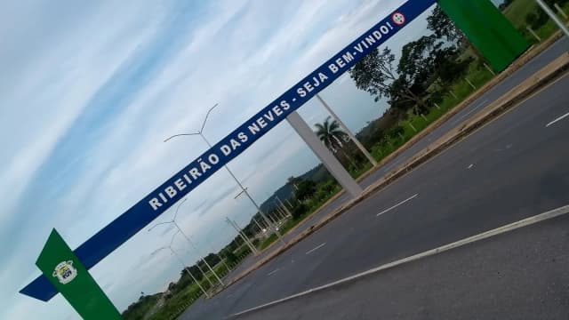 Portal de entrada da cidade de Ribeirão das Neves, em Minas Gerais