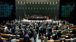 Plenário da Câmara dos Deputados lotado durante sessão de votação, em imagem de arquivo