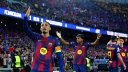 Jogadores do Barcelona comemoram gol em jogo da Champions League (foto de arquivo)