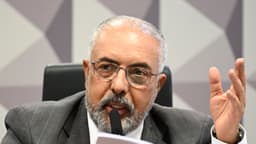 Senador Paulo Paim preside sessão da Comissão de Direitos Humanos do Senado, em foto de arquivo