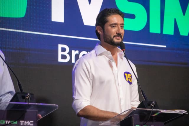 Gabriel Azevedo durante o debate da TV Sim Brasil; foto de arquivo.