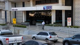 Fachada da sede do BRB (Banco de Brasília), no Edifício Brasília, com o logotipo do banco