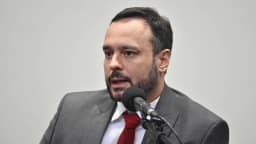 Mário Vilhena, representante da Meta, fala em audiência na Câmara dos Deputados