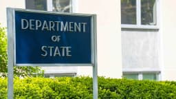 Fachada do prédio Harry S. Truman, sede do Departamento de Estado dos EUA, em Washington