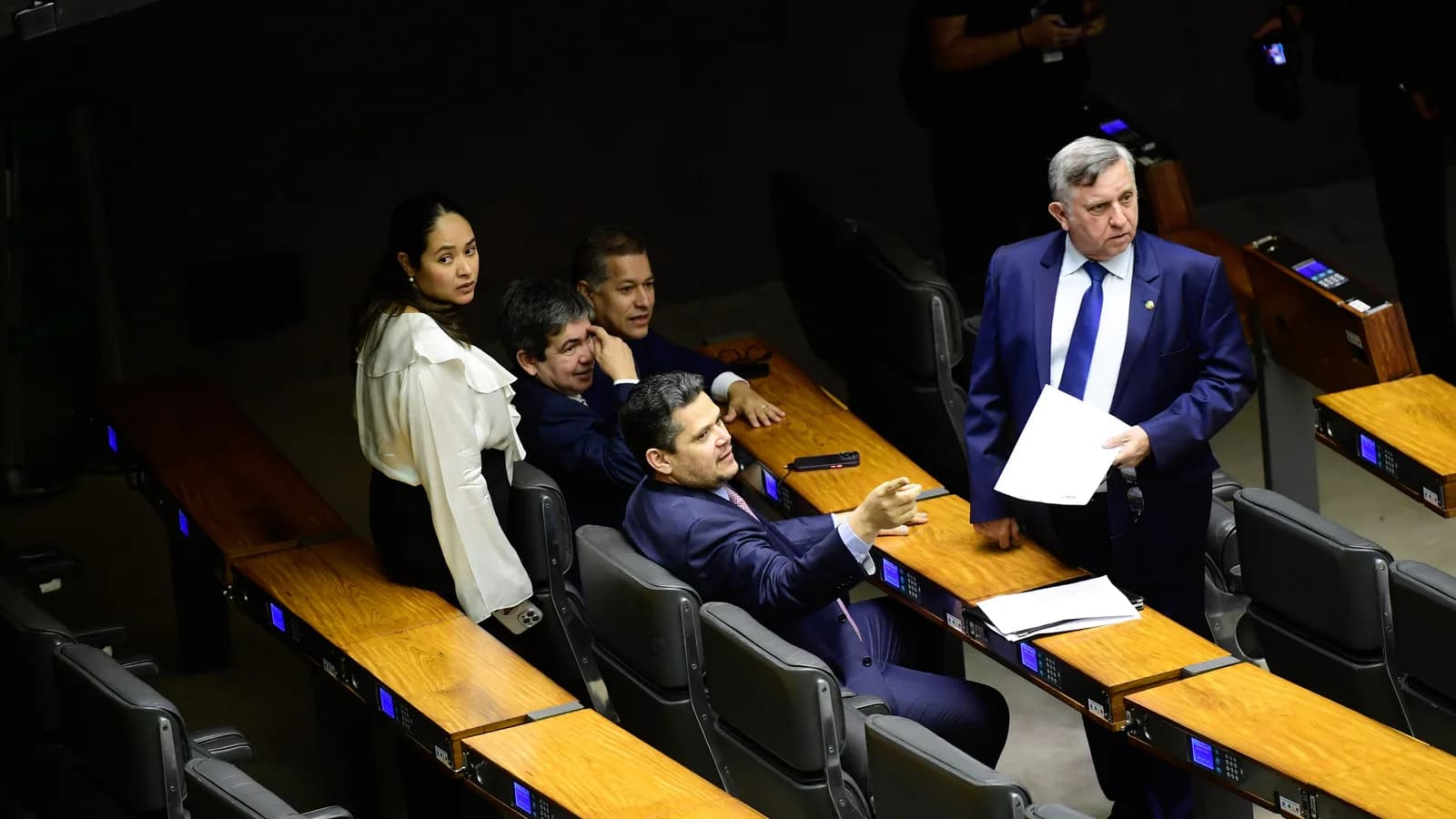 Plenário do Congresso Nacional durante sessão conjunta, em Brasília