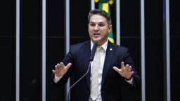 O deputado federal Luciano Zucco discursa na tribuna da Câmara dos Deputados