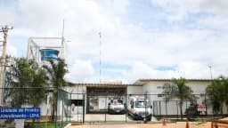 Ambulâncias estacionadas em frente a Unidade de Pronto Atendimento (UPA)
