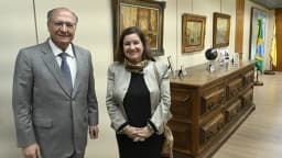 Embaixadora Maria Luiza Ribeiro Viotti ao lado do vice-presidente Geraldo Alckmin