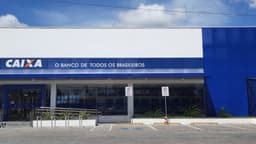 Fachada de uma agência da Caixa Econômica Federal, com o letreiro azul do banco; foto de arquivo feita em Pau dos Ferros, no Rio Grande do Norte