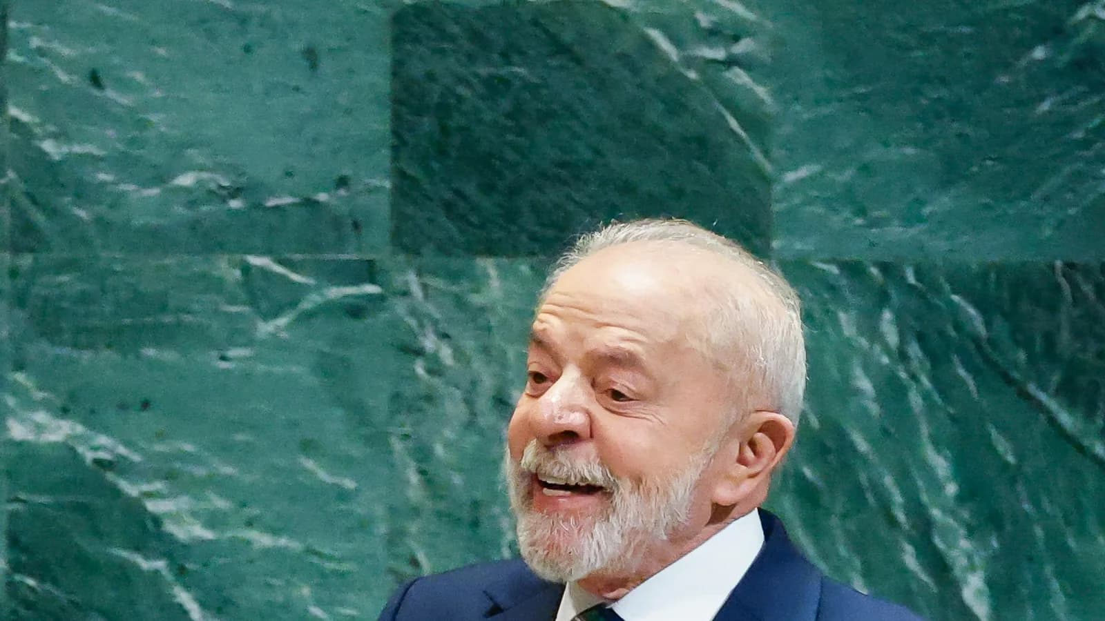 O presidente Luiz Inácio Lula da Silva discursa no púlpito da Assembleia-Geral da ONU