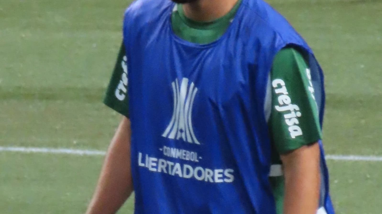 Flaco López, do Palmeiras, em campo com uniforme de treino da Conmebol Libertadores