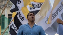 Renan Santos, candidato do Missão à Presidência, discursa em ato de campanha no Marco Zero, em Recife