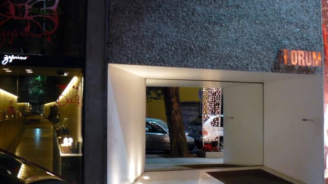 Fachada de loja de luxo na Rua Oscar Freire, em São Paulo