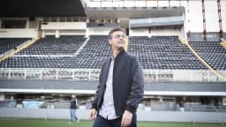 Interior da arquibancada da Vila Belmiro, estádio do Santos Futebol Clube