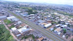 Vista aérea da rodovia MG-050 em trecho de Minas Gerais